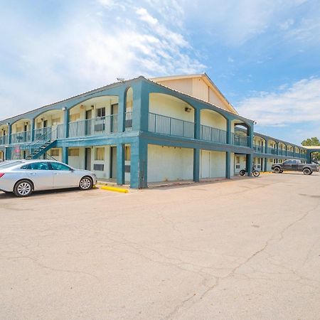 Oyo Hotel Midland Dış mekan fotoğraf