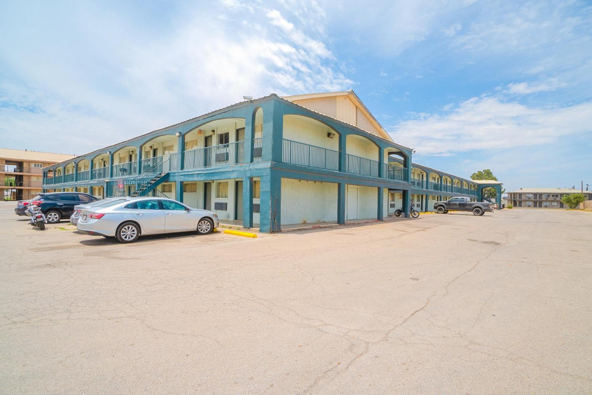 Oyo Hotel Midland Dış mekan fotoğraf