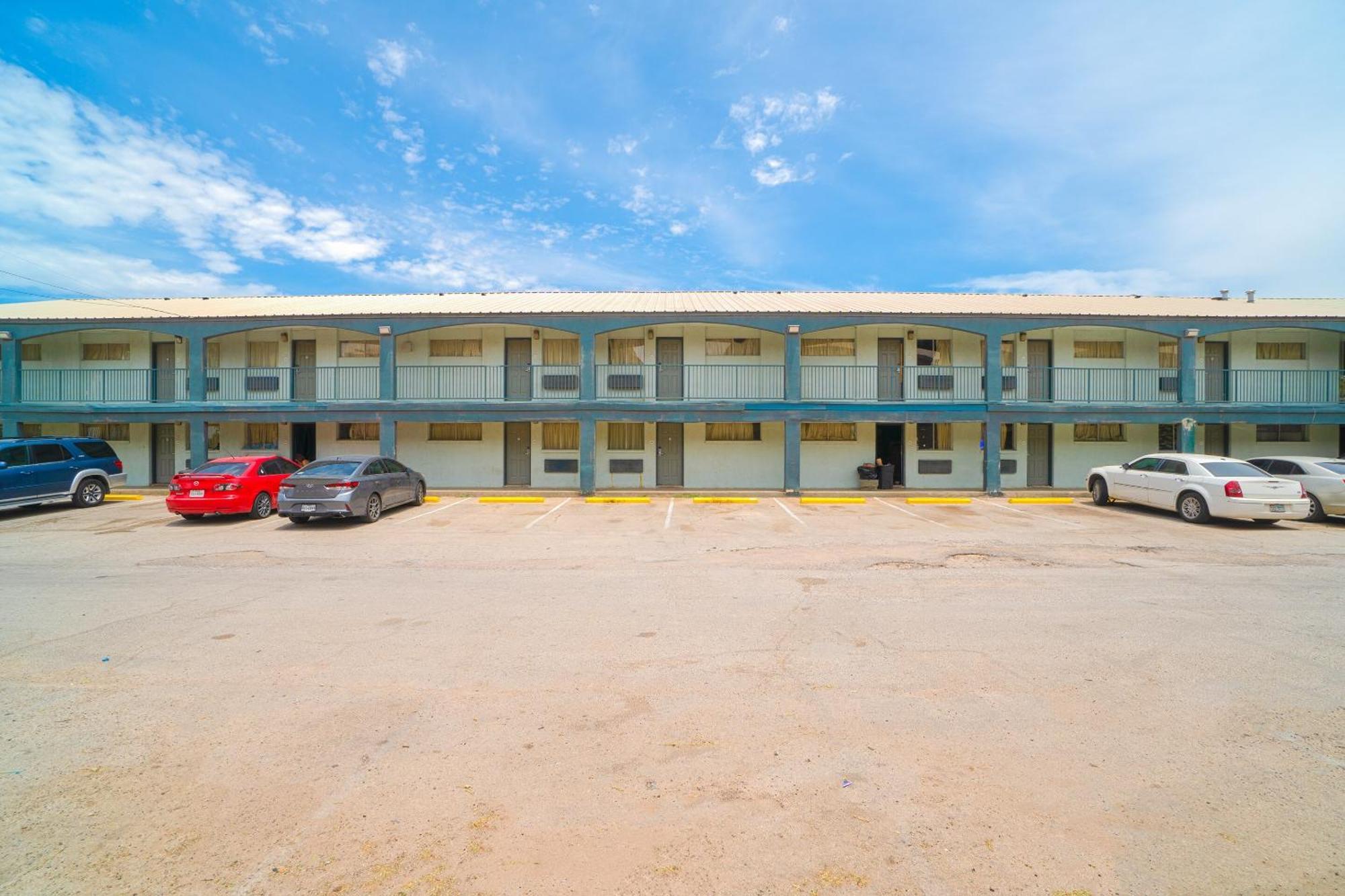 Oyo Hotel Midland Dış mekan fotoğraf