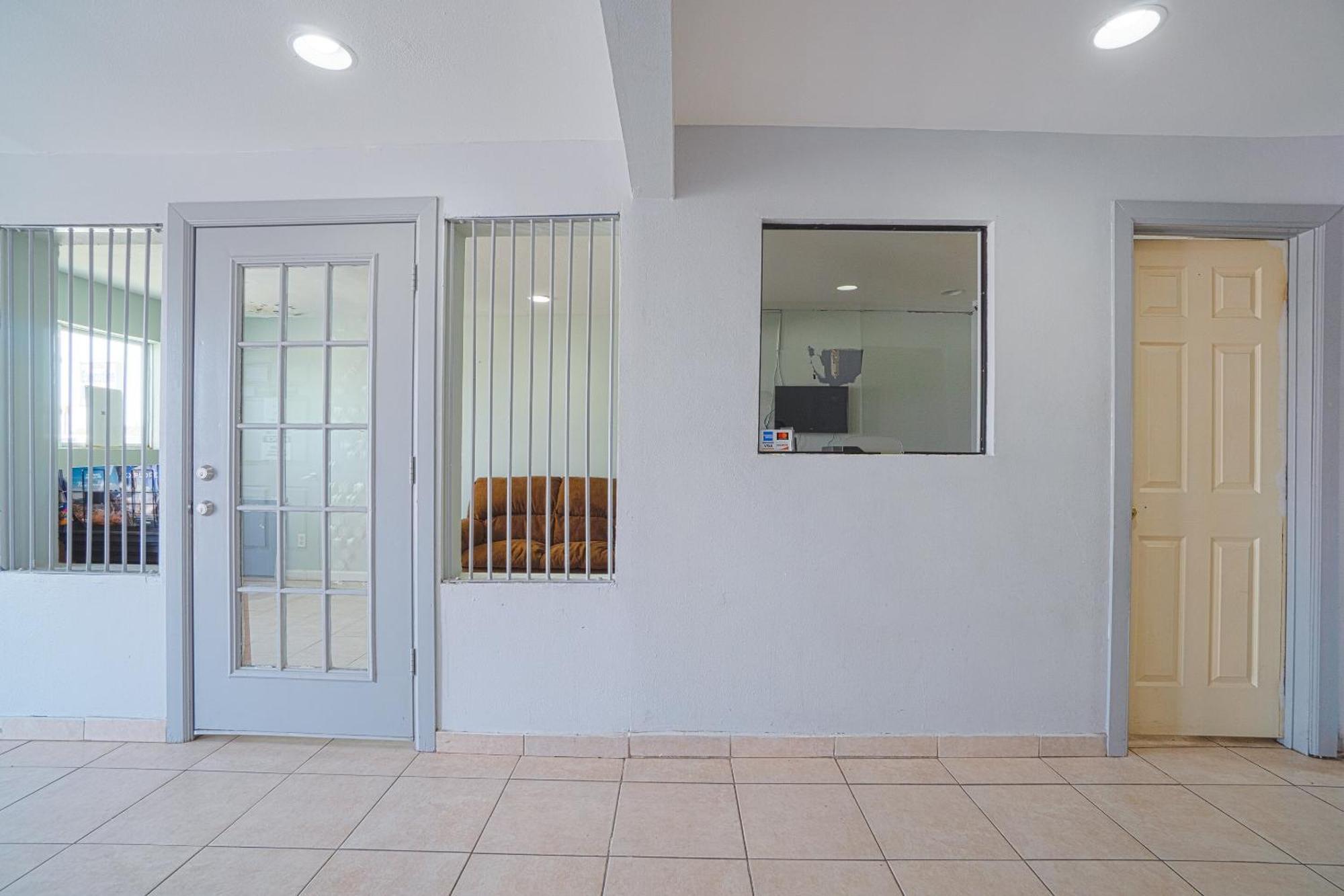 Oyo Hotel Midland Dış mekan fotoğraf