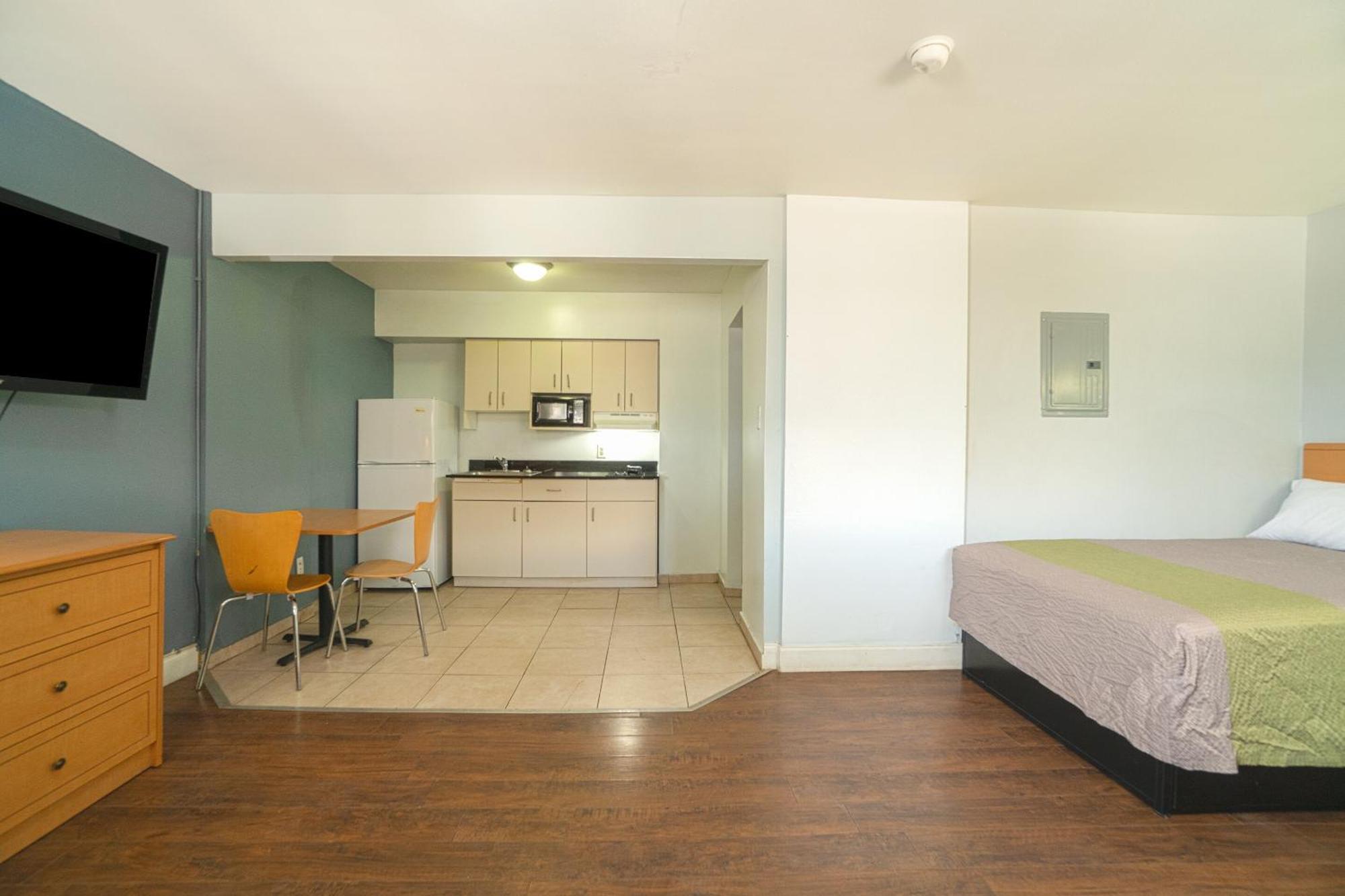 Oyo Hotel Midland Dış mekan fotoğraf