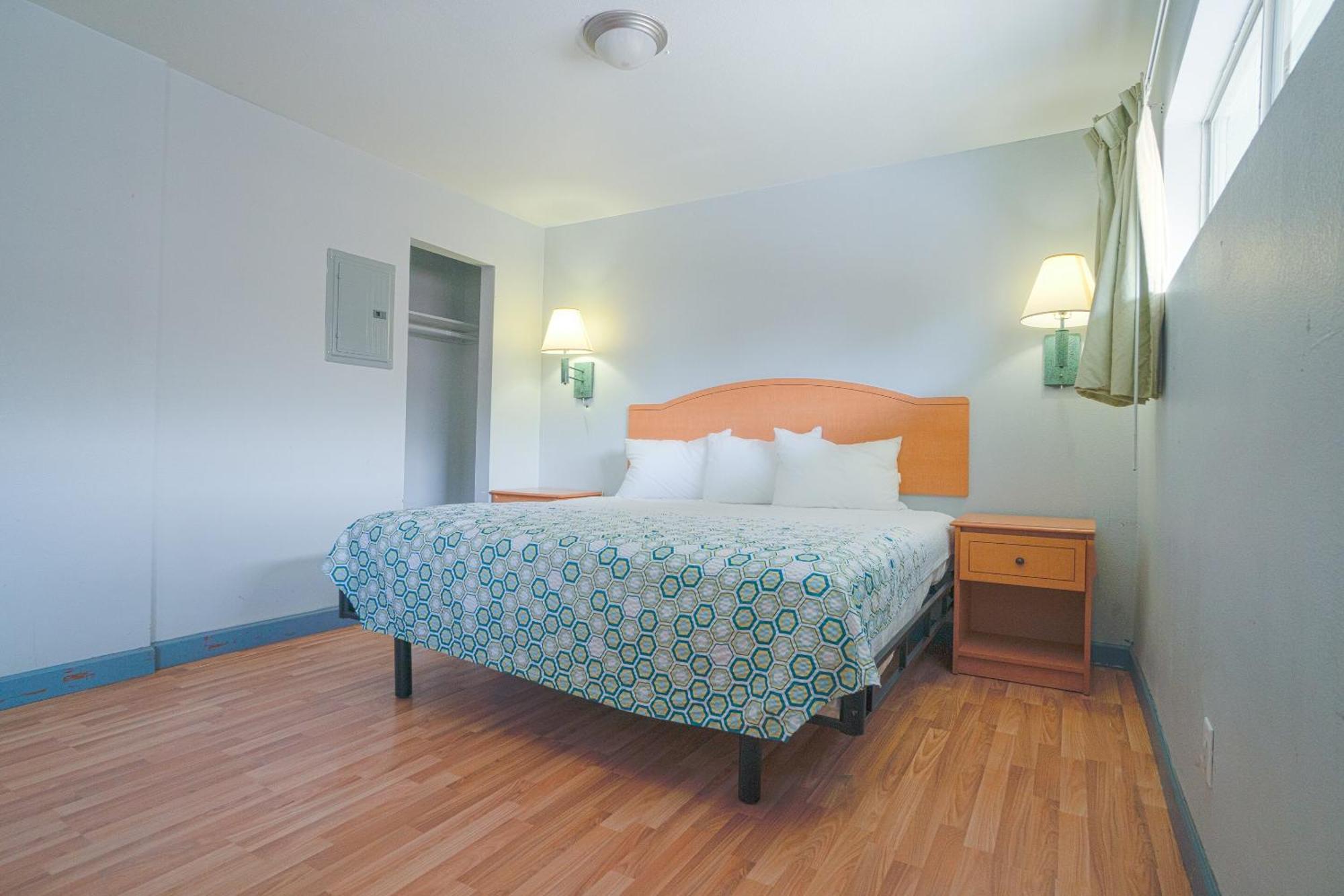 Oyo Hotel Midland Dış mekan fotoğraf